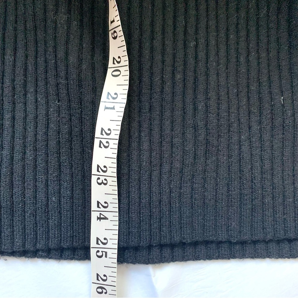 LL Bean 100% Merino Wool Ribbed Knit Turtleneck Sweater in black - Picture 11 of 14